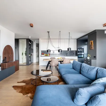 Bastion Walowa By Blue Mandarin